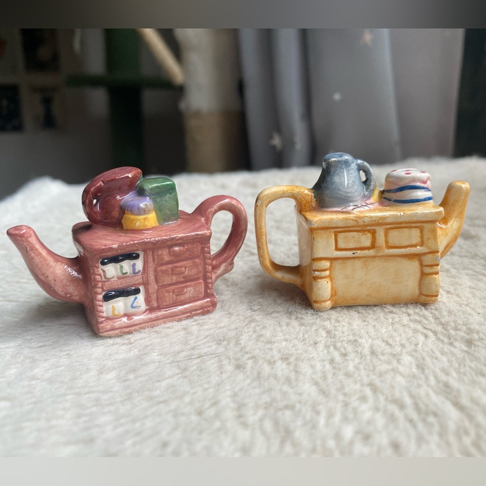 2 figurines from “Time for Tea” collection Red Rose vintage